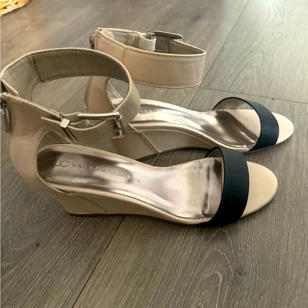 Lauren Conrad size 9 sandals
